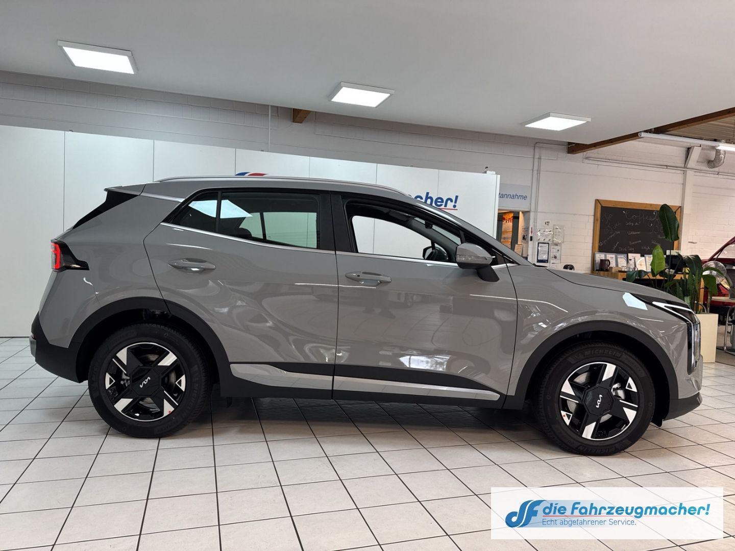 Fahrzeugabbildung Kia Sportage 1.6 T-GDI AWD 7DCT 2-Zonen-Klimaautomat