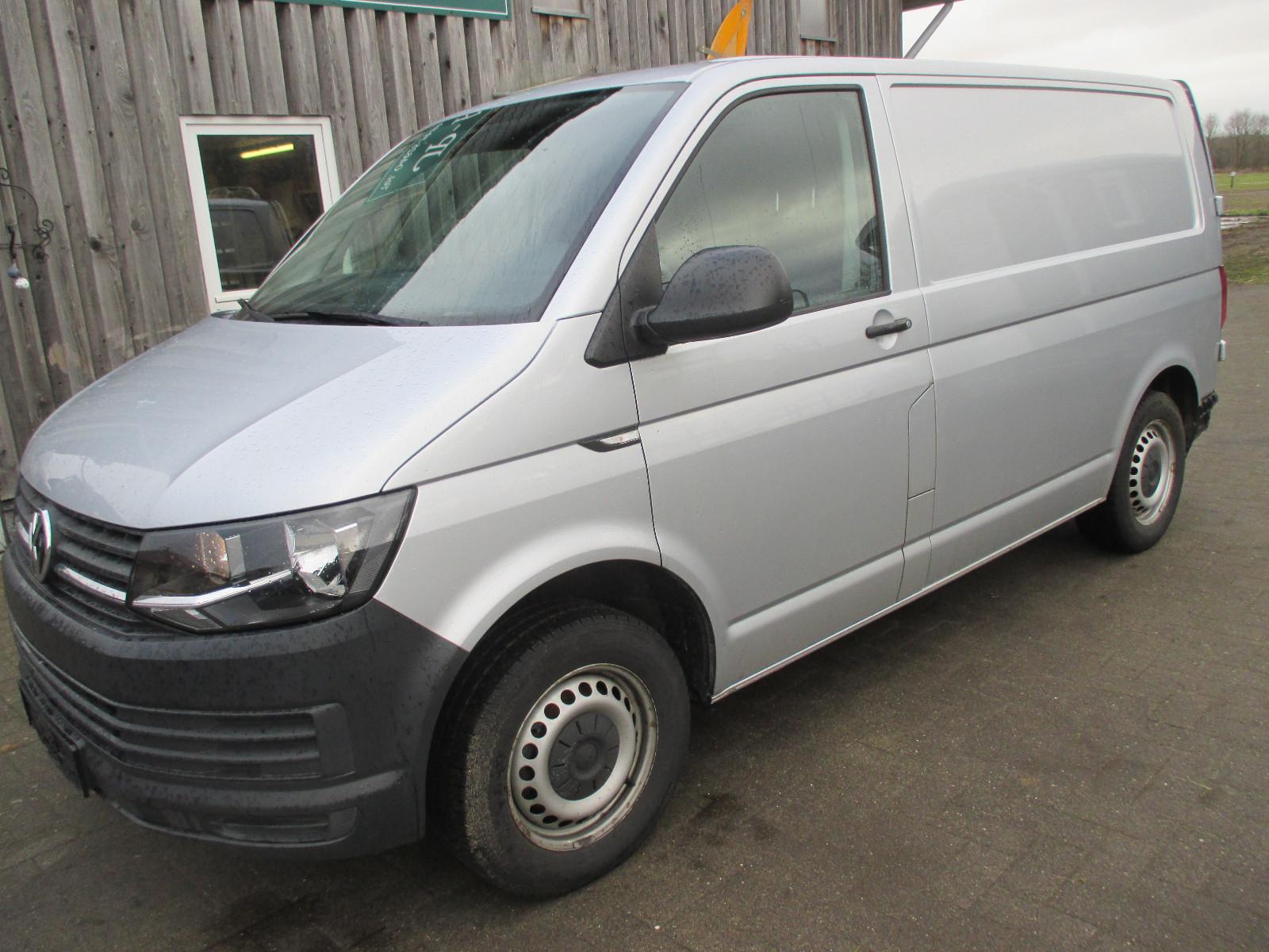 Volkswagen T6 Transporter Heckschaden
