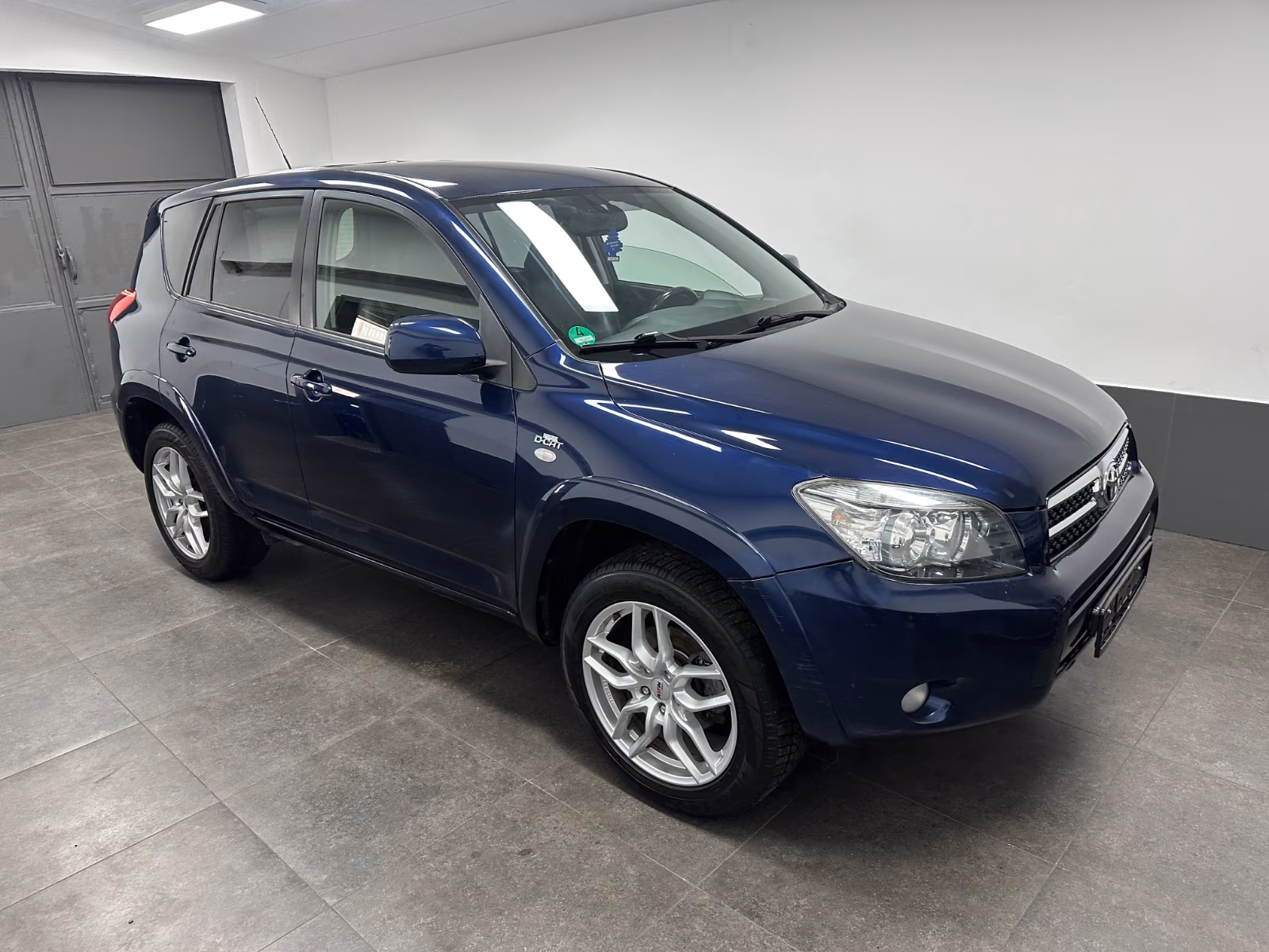 Toyota RAV4 Executive 2.2 D-CAT 177 ch 4x4 • Cuir • GPS • Caméra • Attelage