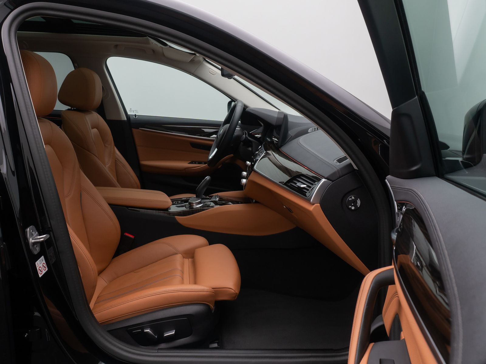 Fahrzeugabbildung BMW 530e Luxury Line Panorama Kamera Laser HUD DAB