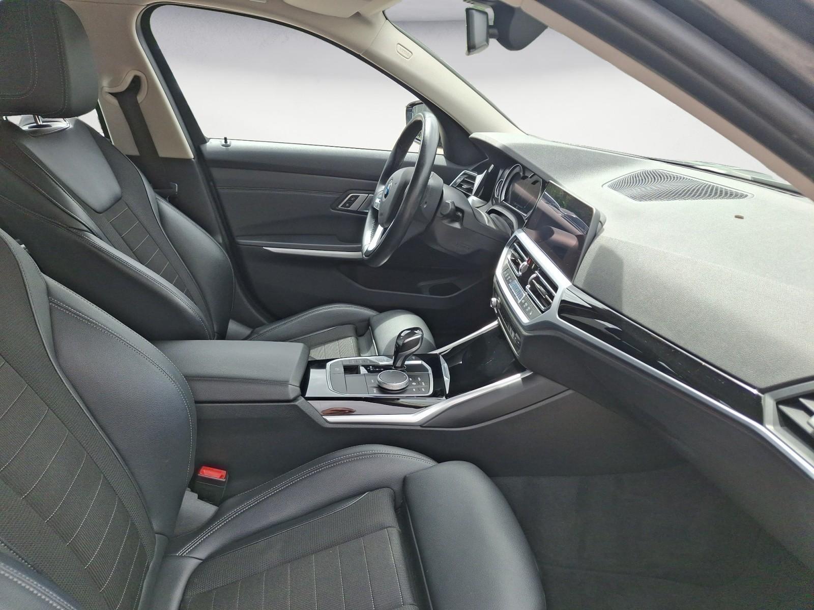 BMW 318d Sport Line *Business*Navi*elGlasdach*Sports