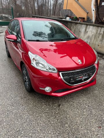 Peugeot 208 PureTech 82 5 porte Allure