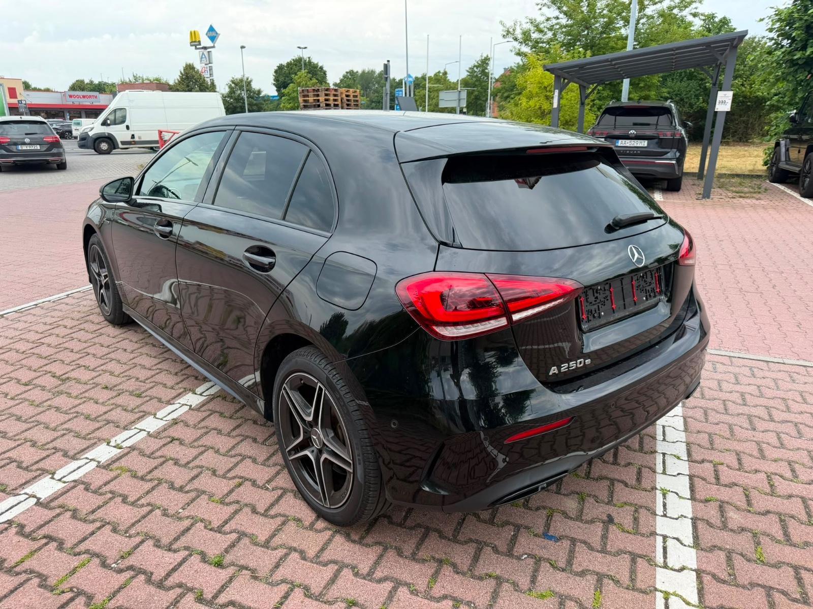 Mercedes-Benz A 250e AMG-Line Hybrid Automat Navi LED