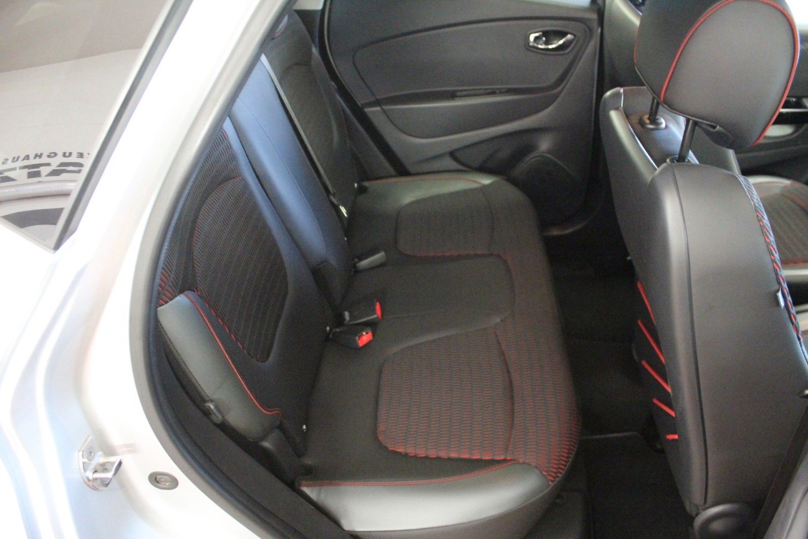 Fahrzeugabbildung Renault Captur dci 110  Xmode   *Navigation *Klima*PDC*