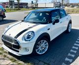 MINI Cooper 5-trg. Classic Trim - MINI Cooper mit Benzin-Antrieb: Beige, Scheckheftgepflegt