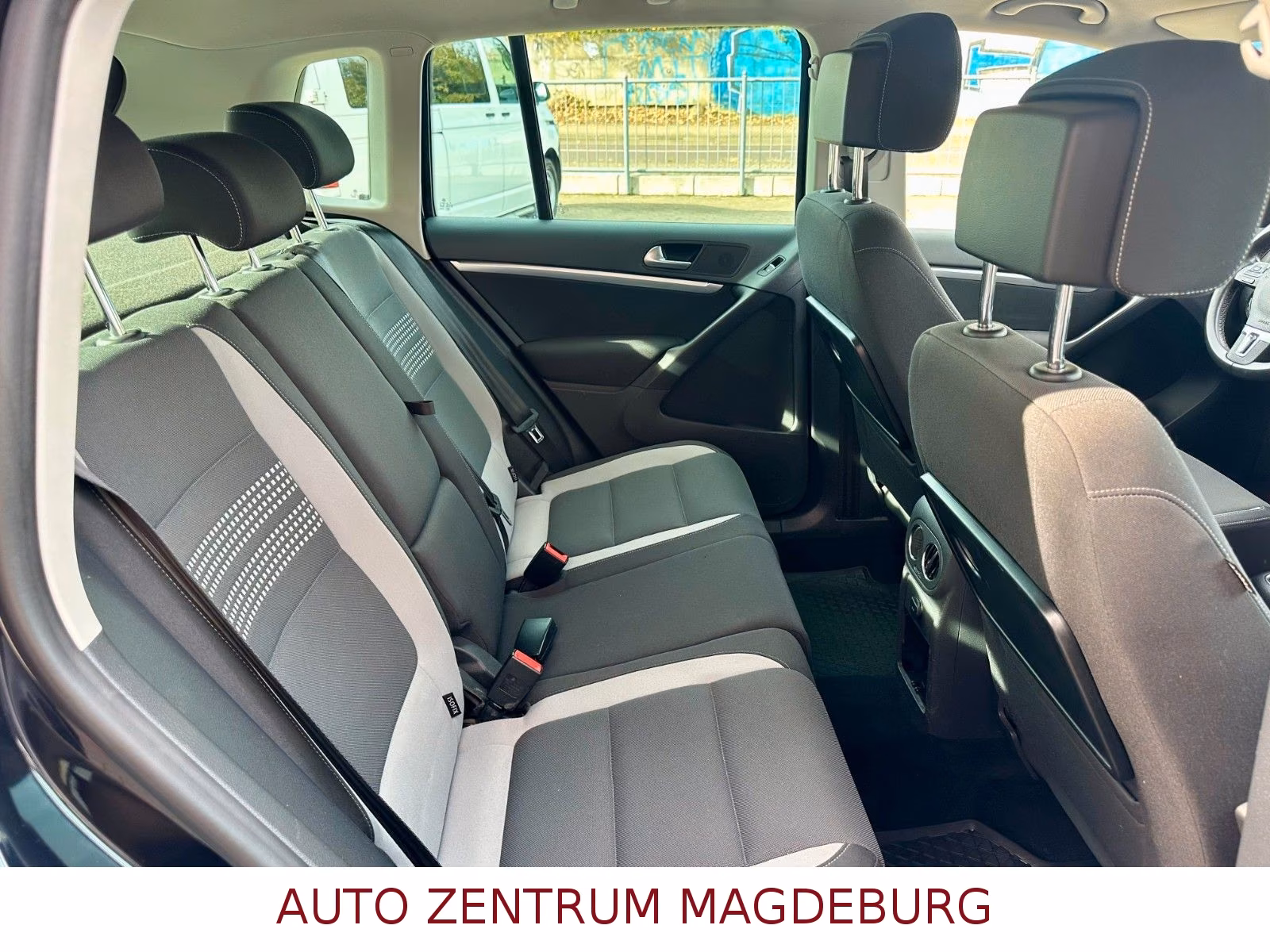Volkswagen Tiguan Life *2.HAND*NAVI*AHK*TEMPOM.*SITZH.*PDC*