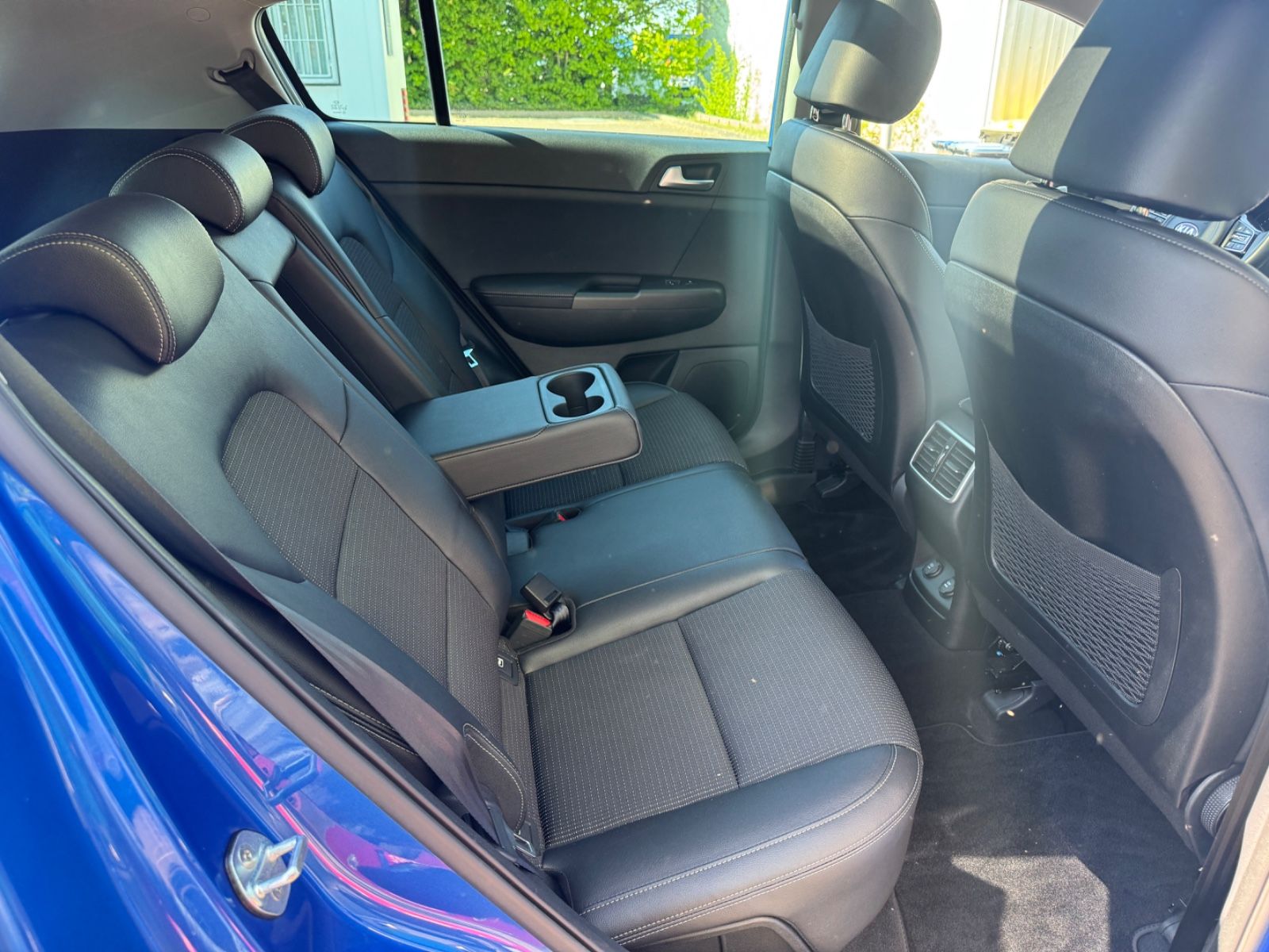 Fahrzeugabbildung Kia Sportage 1.6 CRDi Black Edition Panorama+LED+JBL