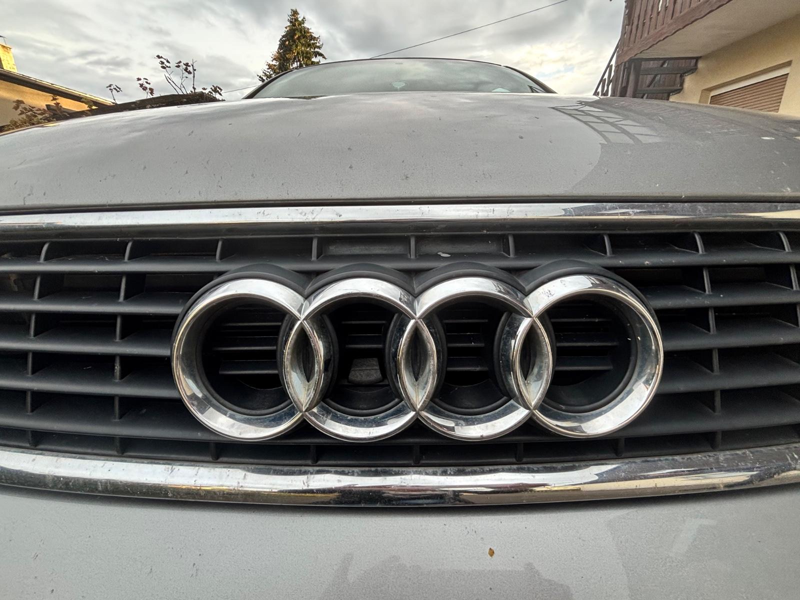 Audi A4 2004 — photo 12