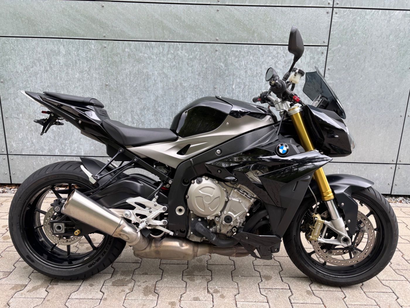 Fahrzeugabbildung BMW S 1000 R 2 Pakete