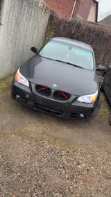 BMW e61 schwarz 530d - BMW 530 aus 2004: 530d