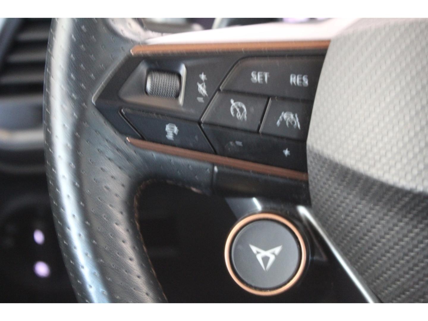 Cupra Ateca 2.0 TSI DSG 4Drive VZ PANO AHK 360 KAMERA, миниатюра 15