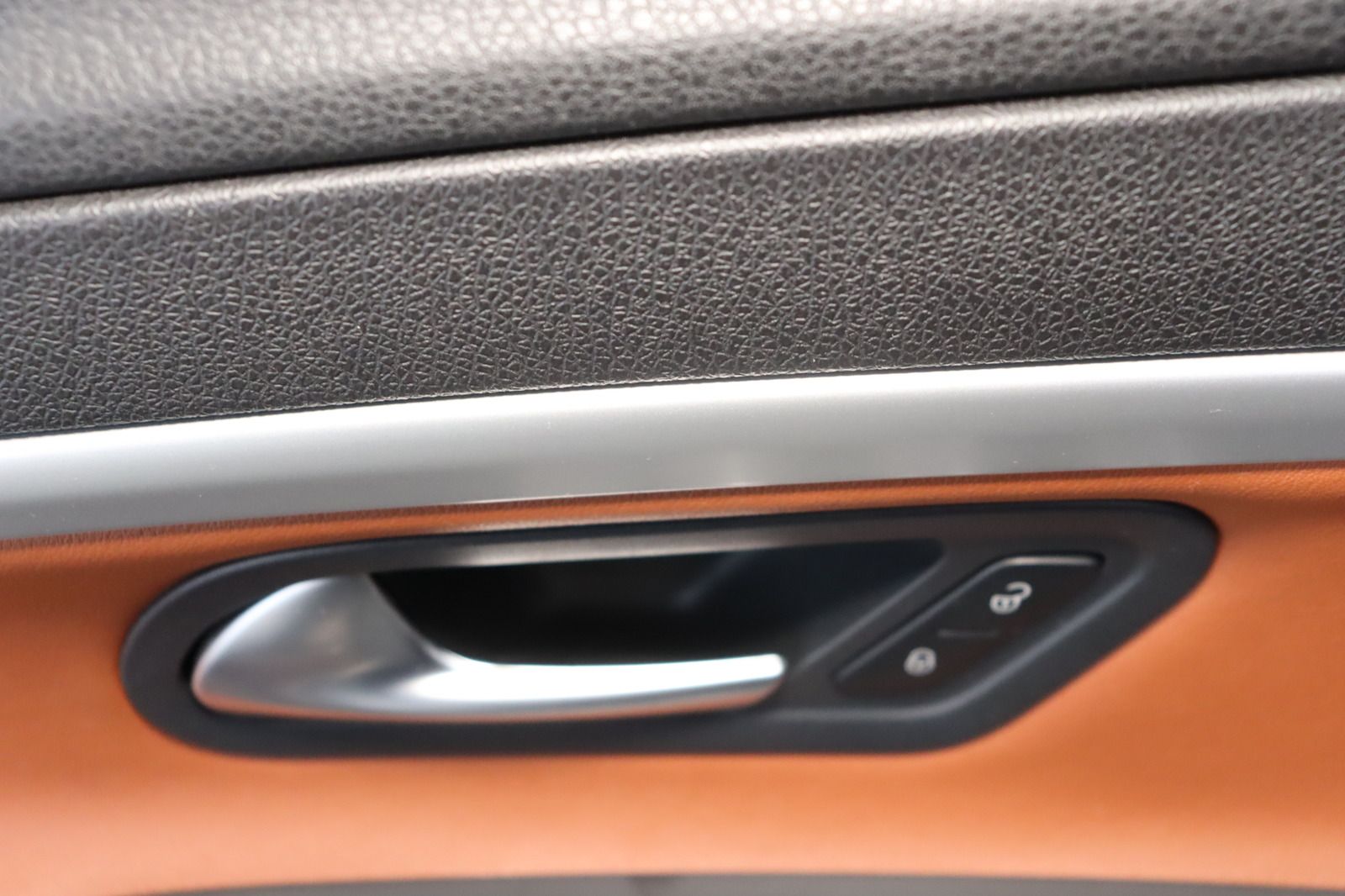 Fahrzeugabbildung Volkswagen Eos 1.4 TSI * Navi * Leder * Sitzhzg.
