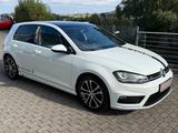 Volkswagen Golf VII Lim. Highline BMT 1 Hand 150PS - mit Benzin-Antrieb: Weiß, Panorama-Dach, Limousine