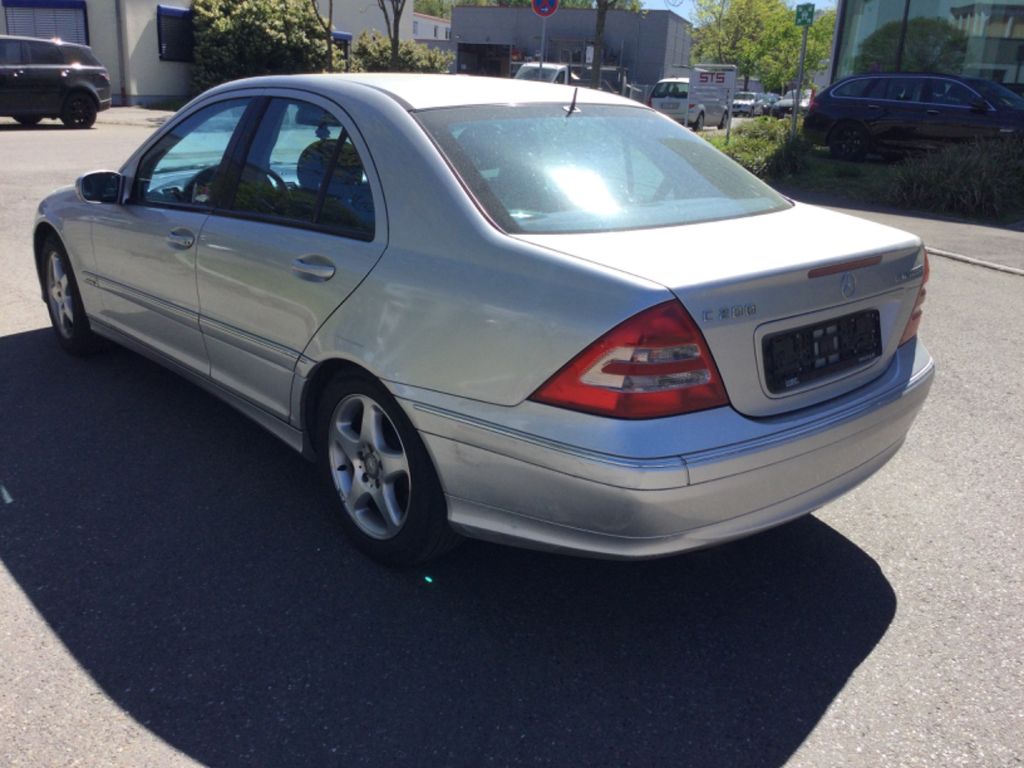 Mercedes-Benz C 200