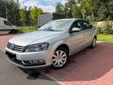 Volkswagen Passat 1.4 TSI Trendline Blue Motion Technology - Volkswagen Passat aus 2011: 4motion