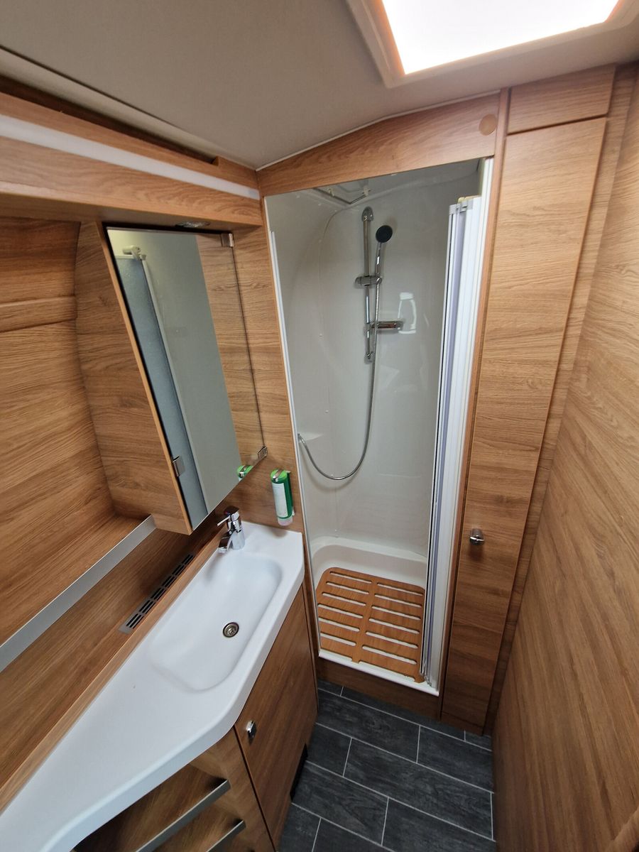 Fahrzeugabbildung Tabbert Da Vinci 560 HTD 2.5 Heckbad, Auflastung, uvm...