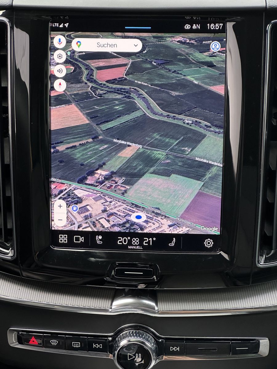 Fahrzeugabbildung Volvo XC60 B4 D AWD Plus Dark NAV+LED+PANORAMA+AHK+H&K