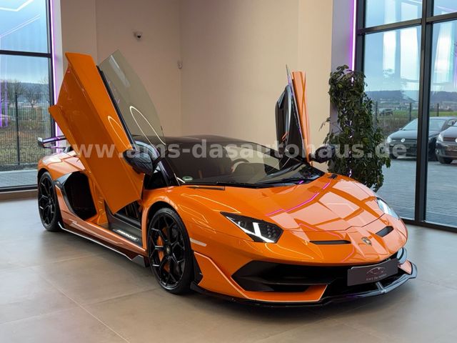 Lamborghini Aventador SVJ Roadster 1of 800 Carbon Lift