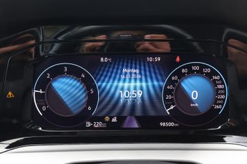 Volkswagen Golf VIII 2.0 TDI Life AID+LED+CARPLAY+AMBIENT