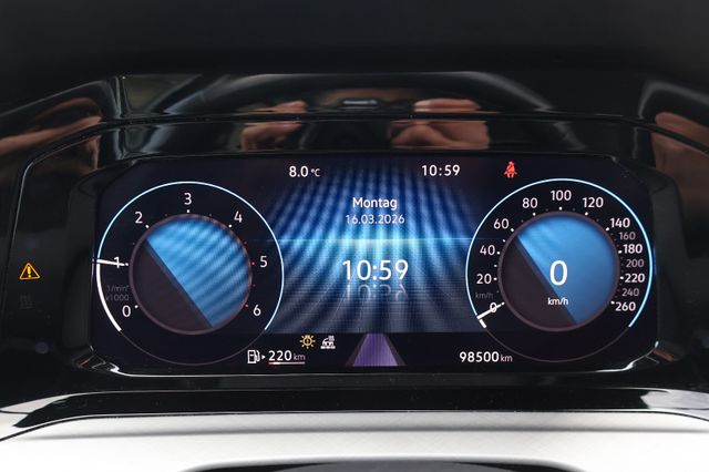 Volkswagen Golf VIII 2.0 TDI Life AID+LED+CARPLAY+AMBIENT