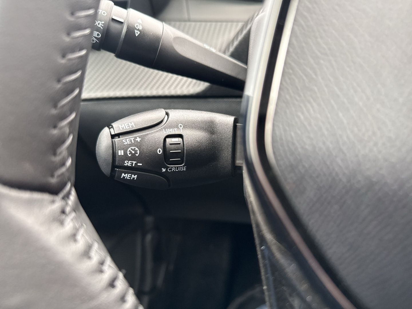 Peugeot 208 - Bild 25