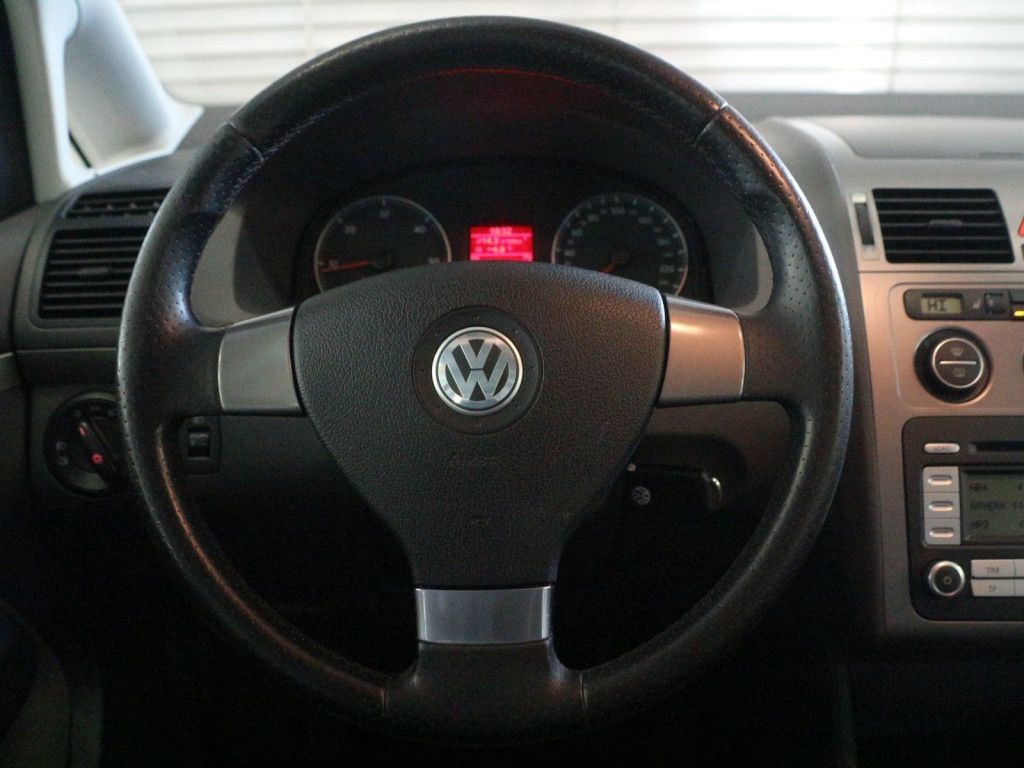 Fahrzeugabbildung Volkswagen Touran Cross 1.9 TDI Klimaautom Xenon PDC SHZ