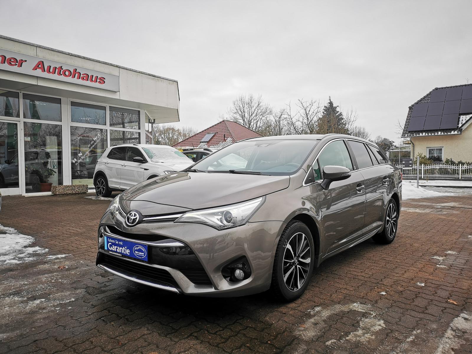 Toyota Avensis Touring Sports Kamera 1 Hand