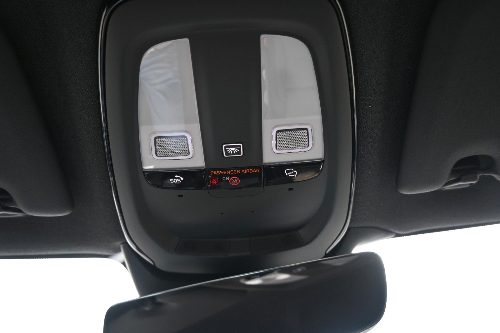Fahrzeugabbildung Volvo XC40 B3 DKG Plus Dark*STDHZG*360°*H&K*ACC