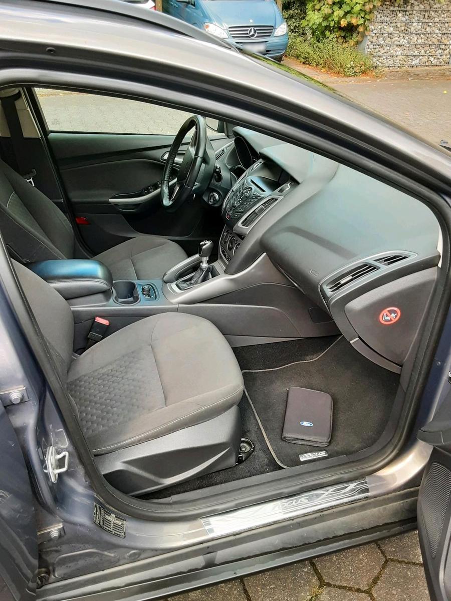 Ford Focus 2013 — photo 13