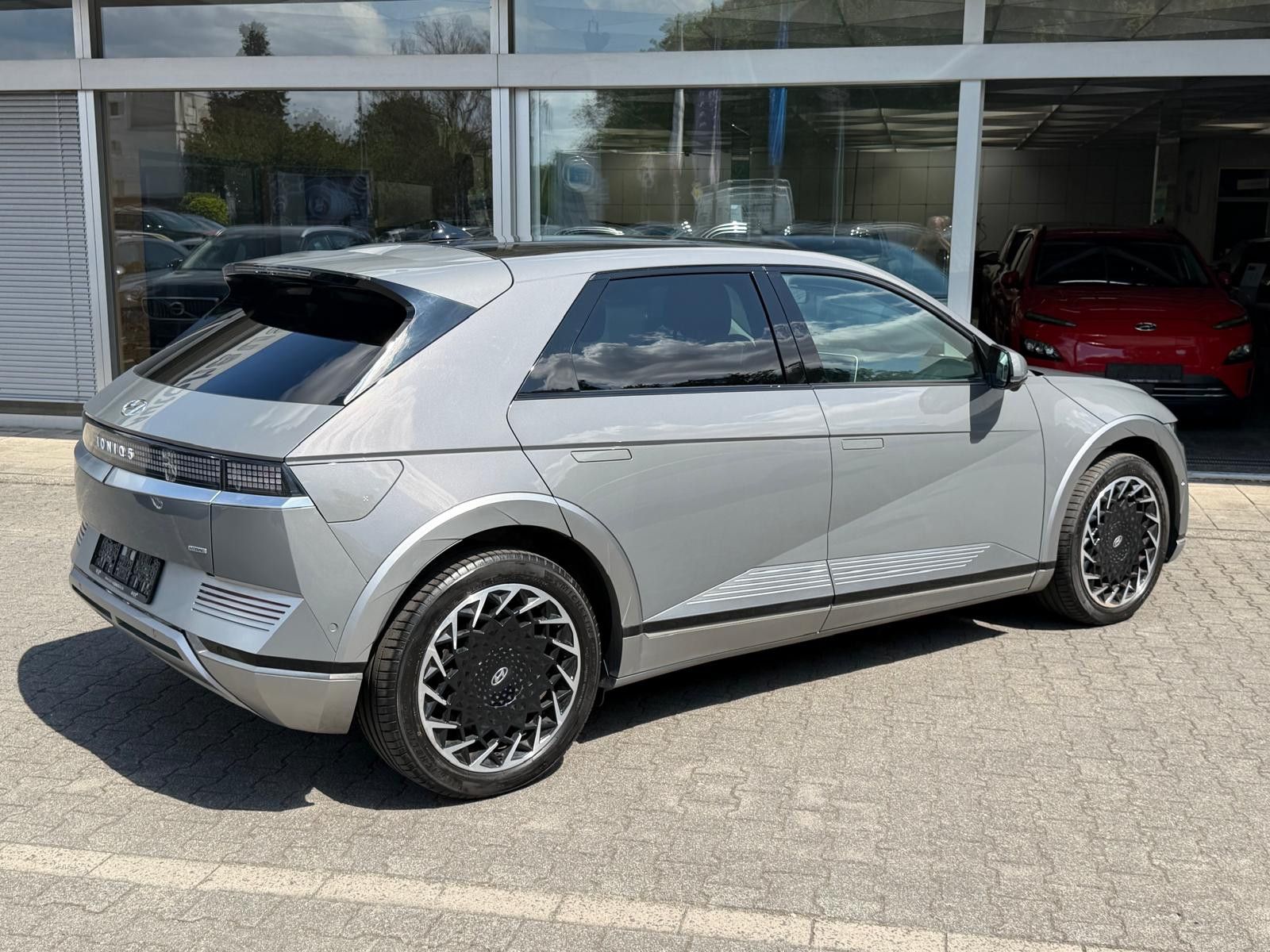 Fahrzeugabbildung Hyundai Ioniq 5 Uniq 4WD RELAX+HEAD+LED+SOLAR+360+ACC+WP