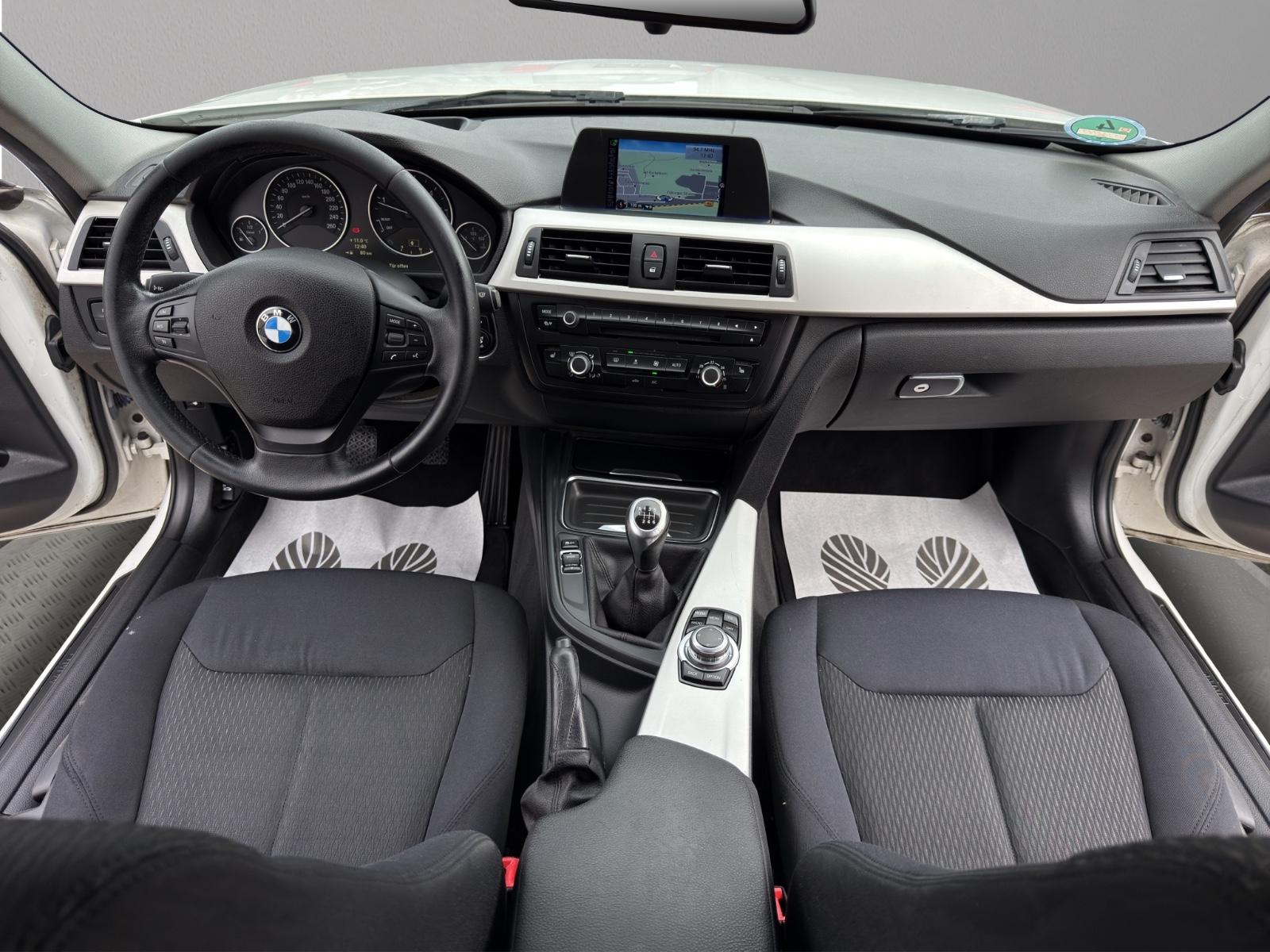 BMW 318 2014 — photo 14