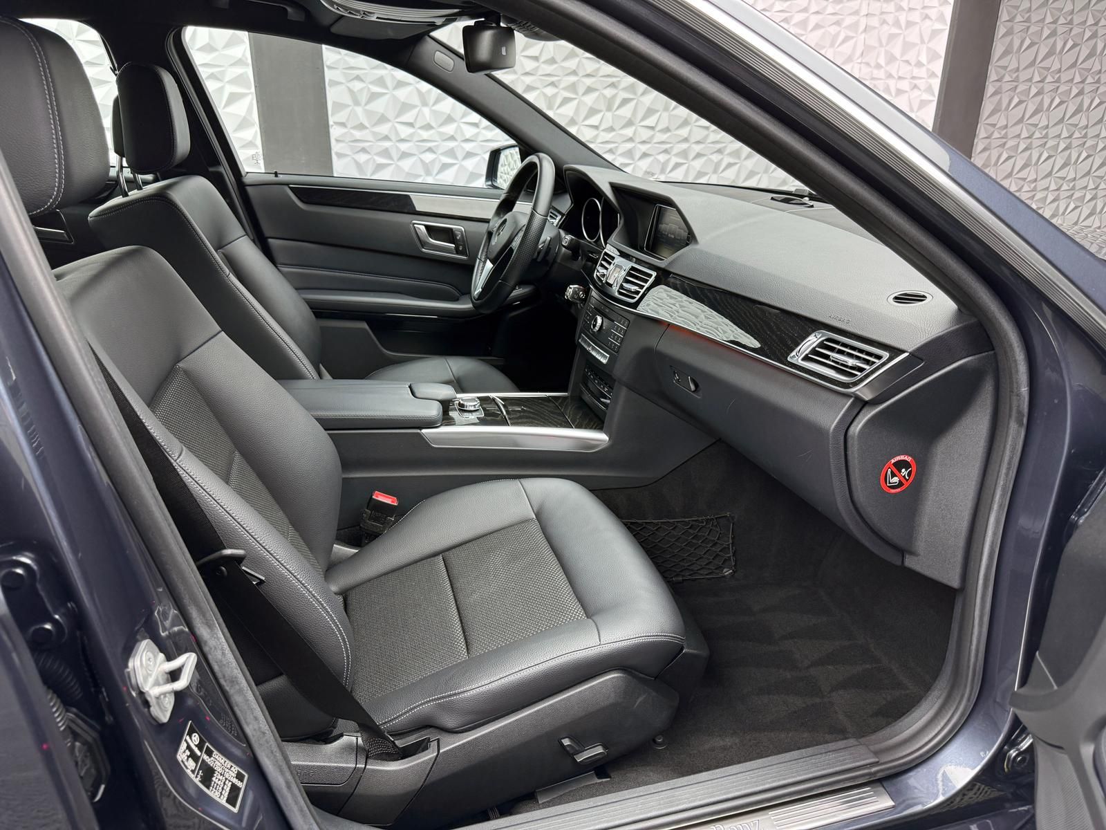 Fahrzeugabbildung Mercedes-Benz E 220d AVANTGARDE/AHK/ILS+/OZ-RACING/PDC/NAV/LED