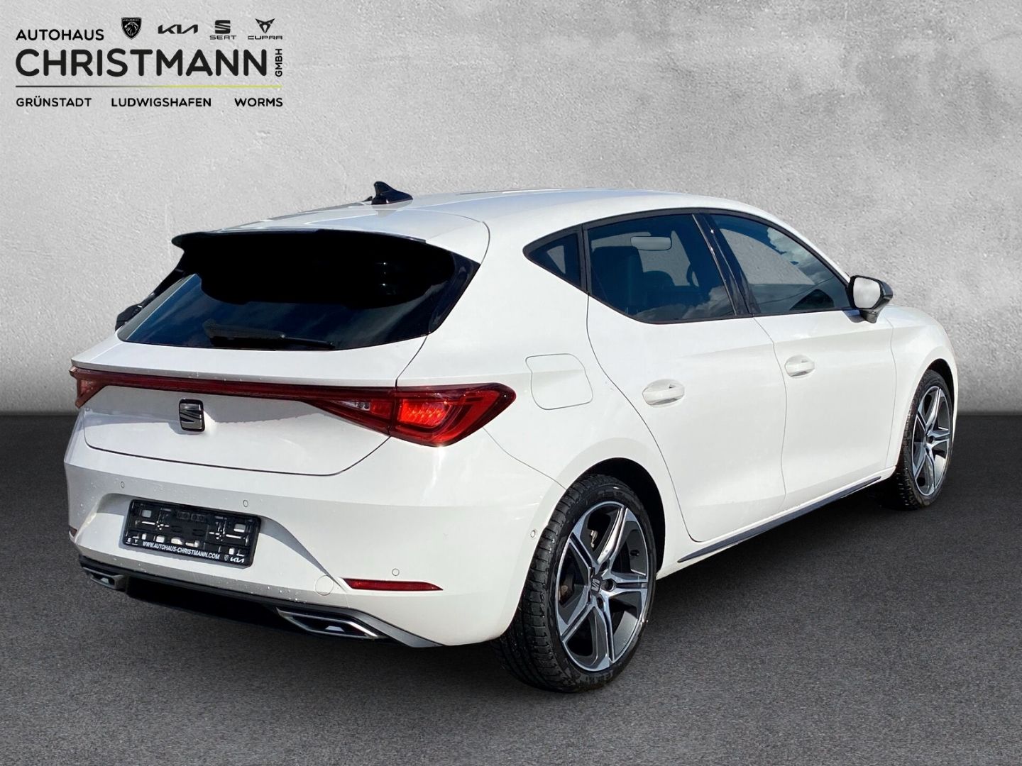 Fahrzeugabbildung SEAT Leon FR Plus 1.5 TSI*NAVI*SHZ*PDC*Full-Link*
