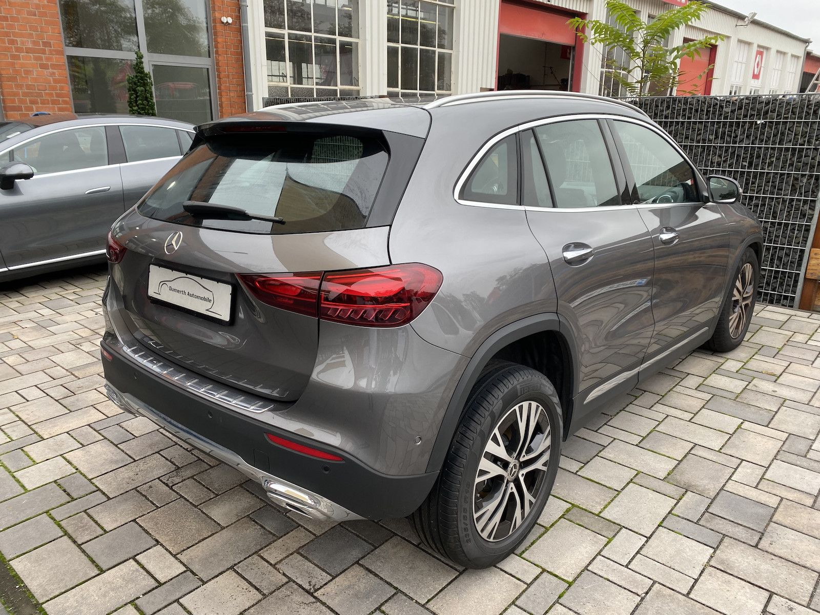 Fahrzeugabbildung Mercedes-Benz GLA 250 4M Progressive Advanced+/