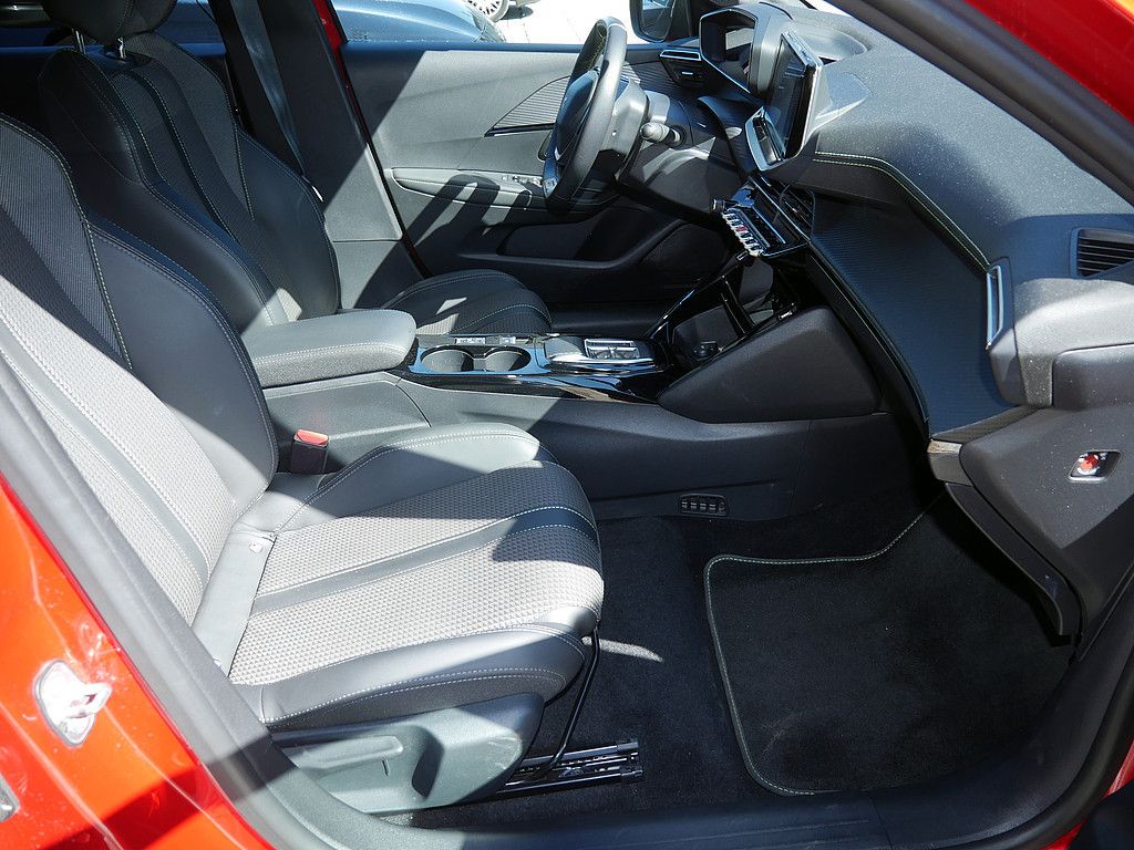 Peugeot e-208 GT+ Elektromotor 136 SHZ NAVI ACC LED PANO imagem 2