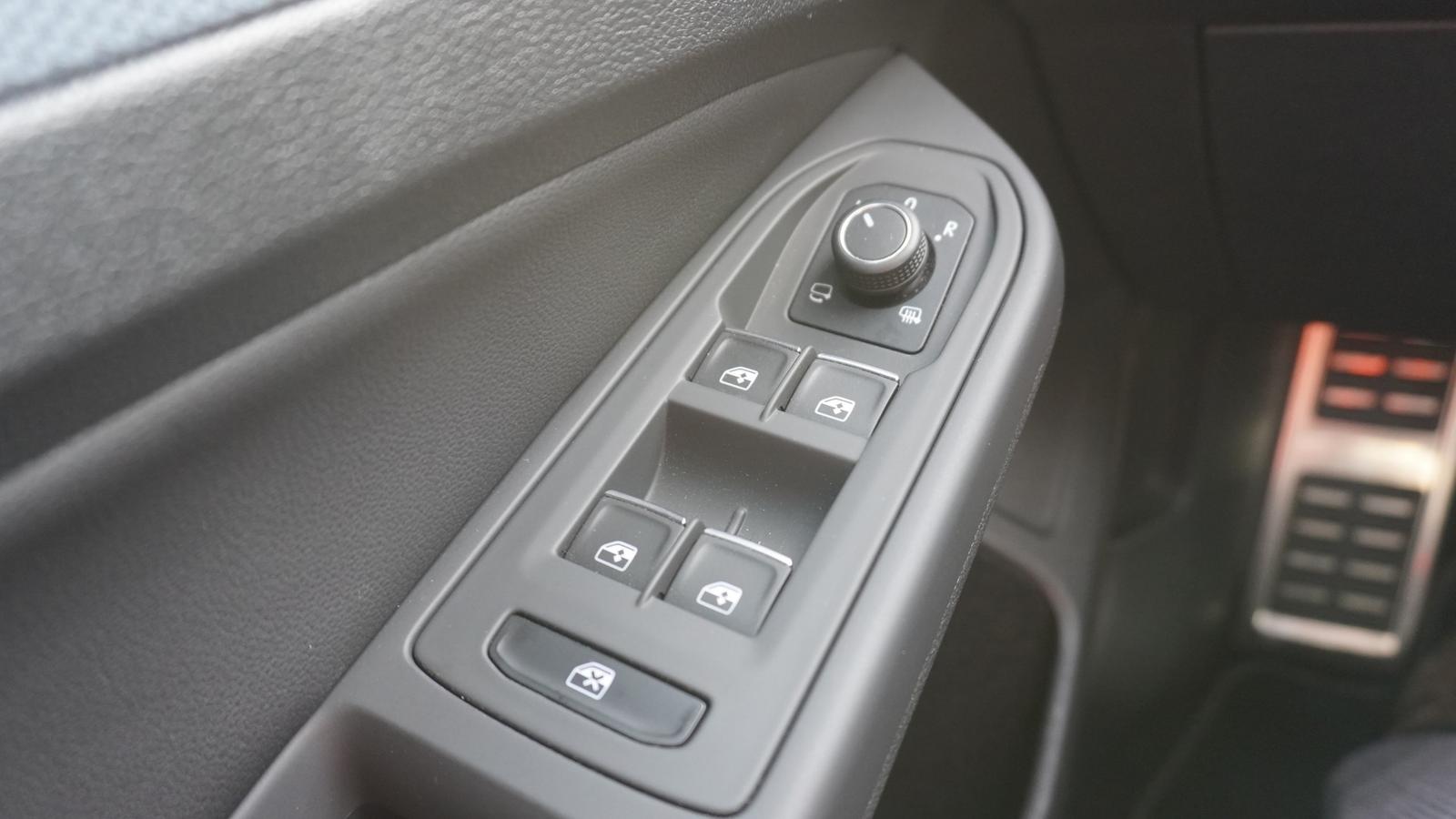 Volkswagen Golf VIII Variant 1.5 eTSI Goal DSG LED Navi ACC, миниатюра 17