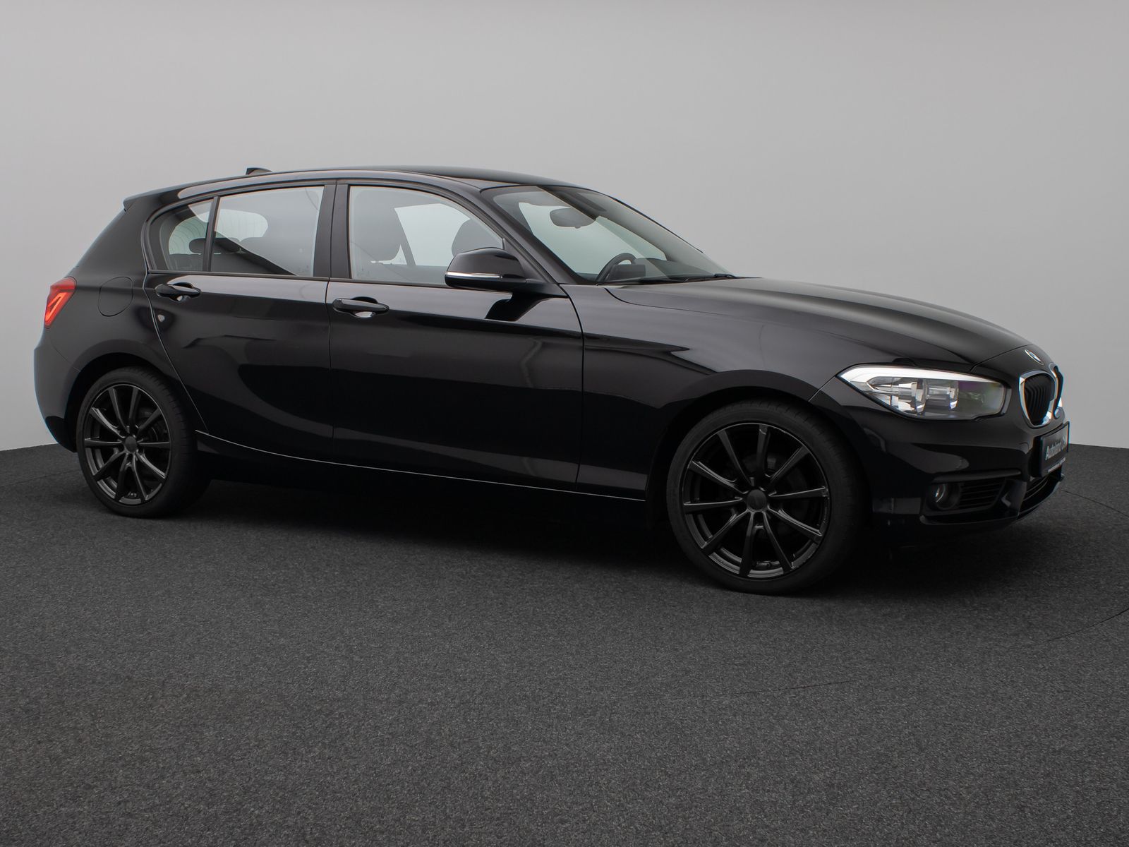 Fahrzeugabbildung BMW 118i  Sitzheizung PDChint Geschwindigkeitsreg
