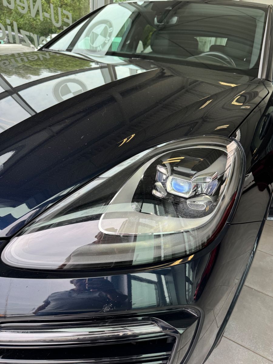 Fahrzeugabbildung Porsche Cayenne Coupe E-Hybrid Platinum Edition