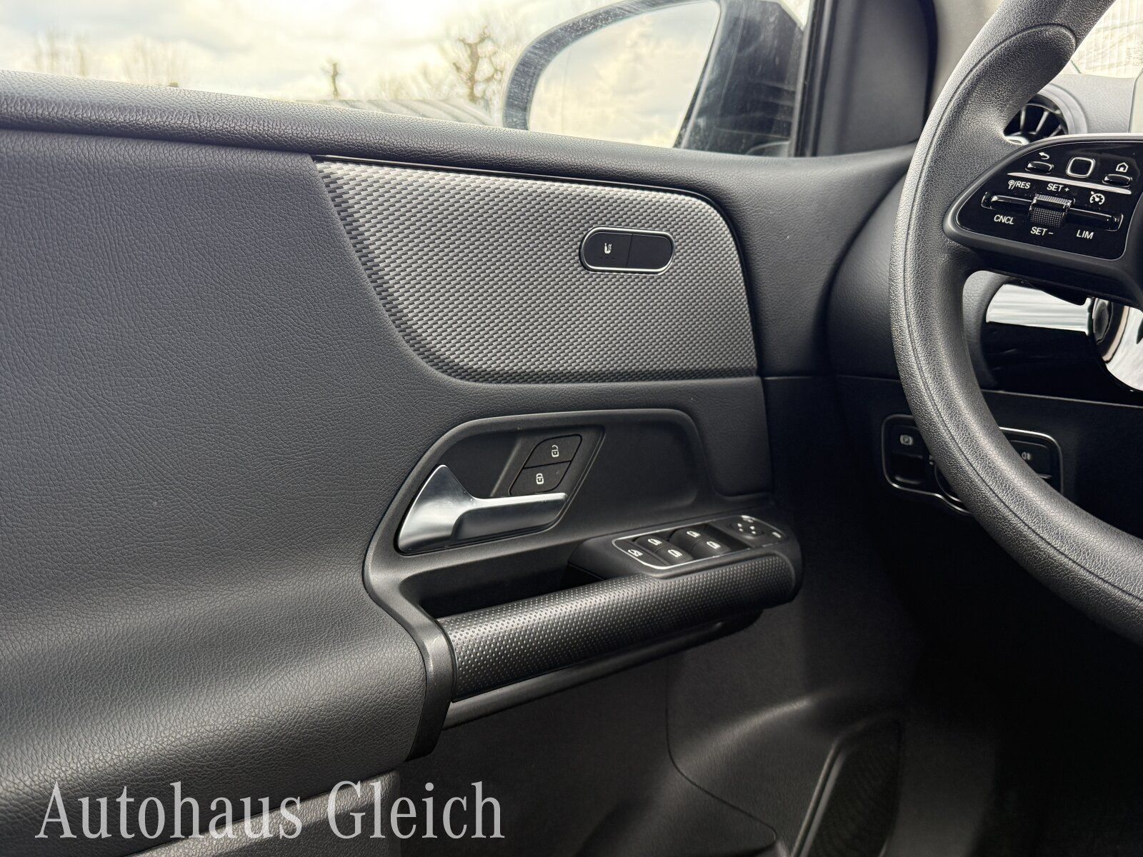 Fahrzeugabbildung Mercedes-Benz B 180 d (EURO 6d-TEMP) Navi/Autom./Klima/Sitzhzg