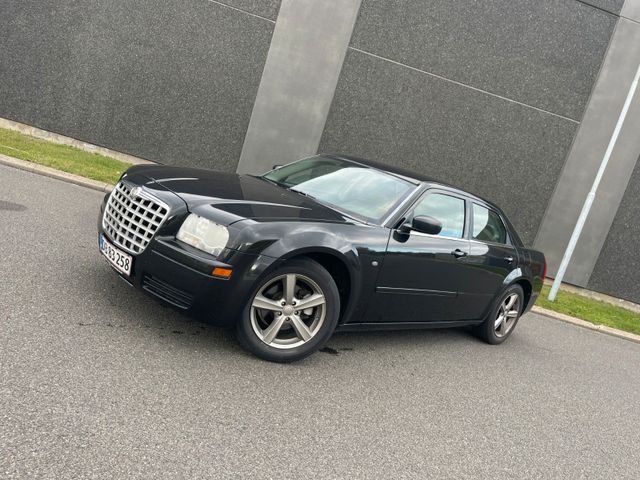 Chrysler 300C 2.7 V6 Autom.*Leder*LM*Sedan