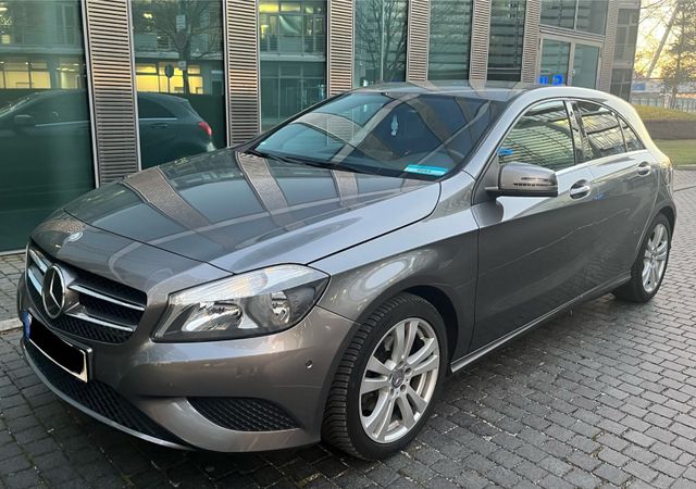 Mercedes-Benz A 180 A -Klasse A 180 BlueEfficiency*Leder*Navi*