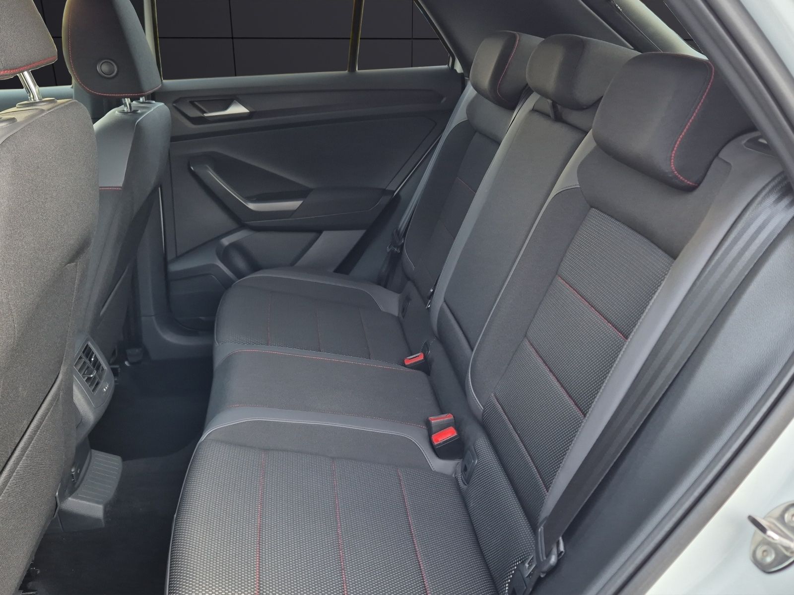 Fahrzeugabbildung Volkswagen T-Roc 1.5 TSI Sport LED Navi