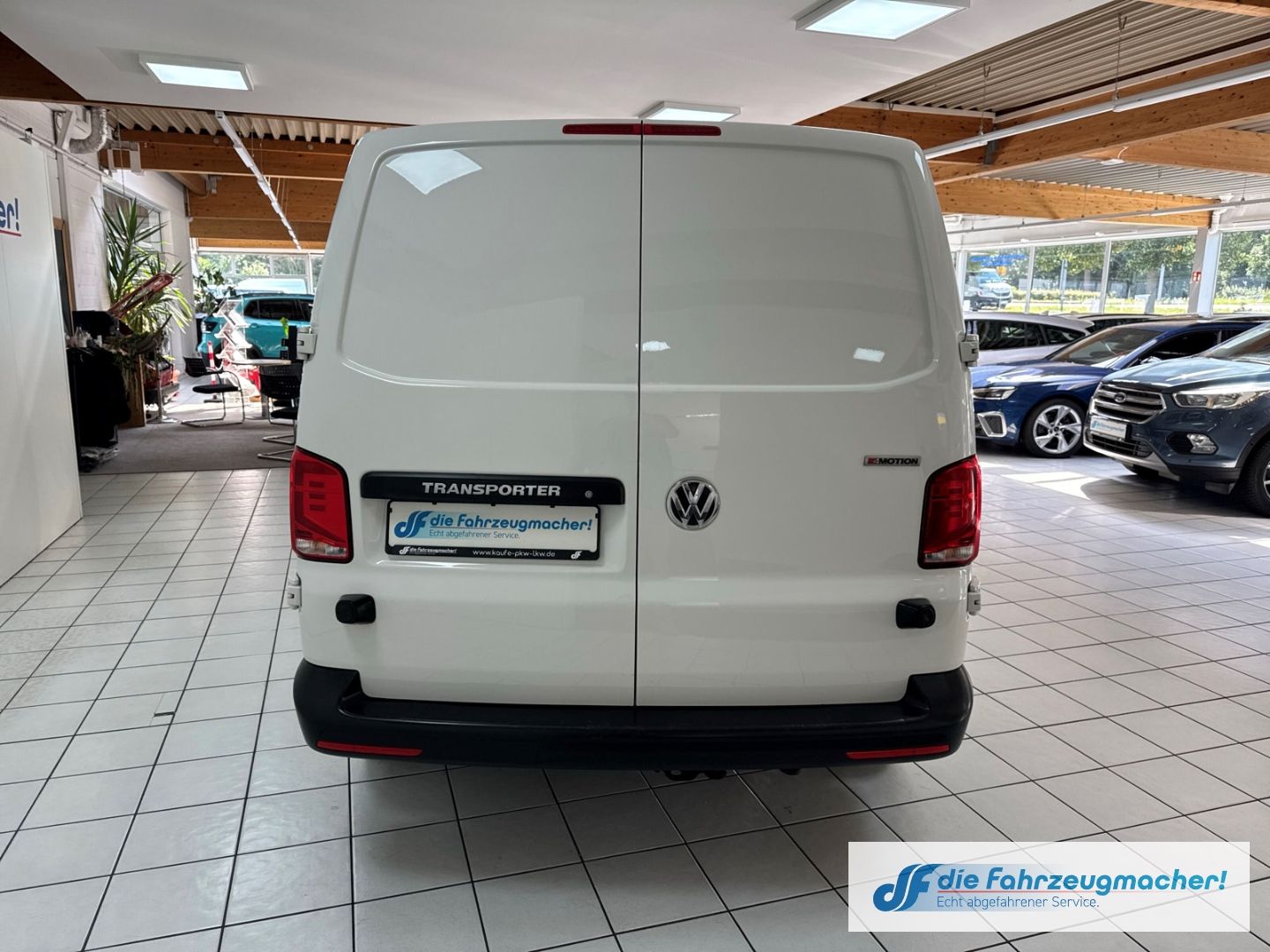 Fahrzeugabbildung Volkswagen T6.1 Transporter DSG MIXTO DOKA  lang 4Motion 2.