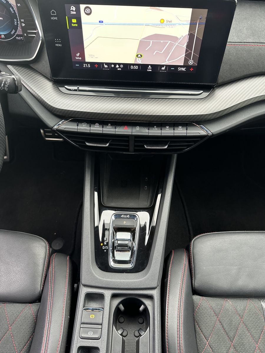 Fahrzeugabbildung SKODA Octavia Combi 2.0 TDI DSG 4x4 RS NAV+LED+ACC+AHK