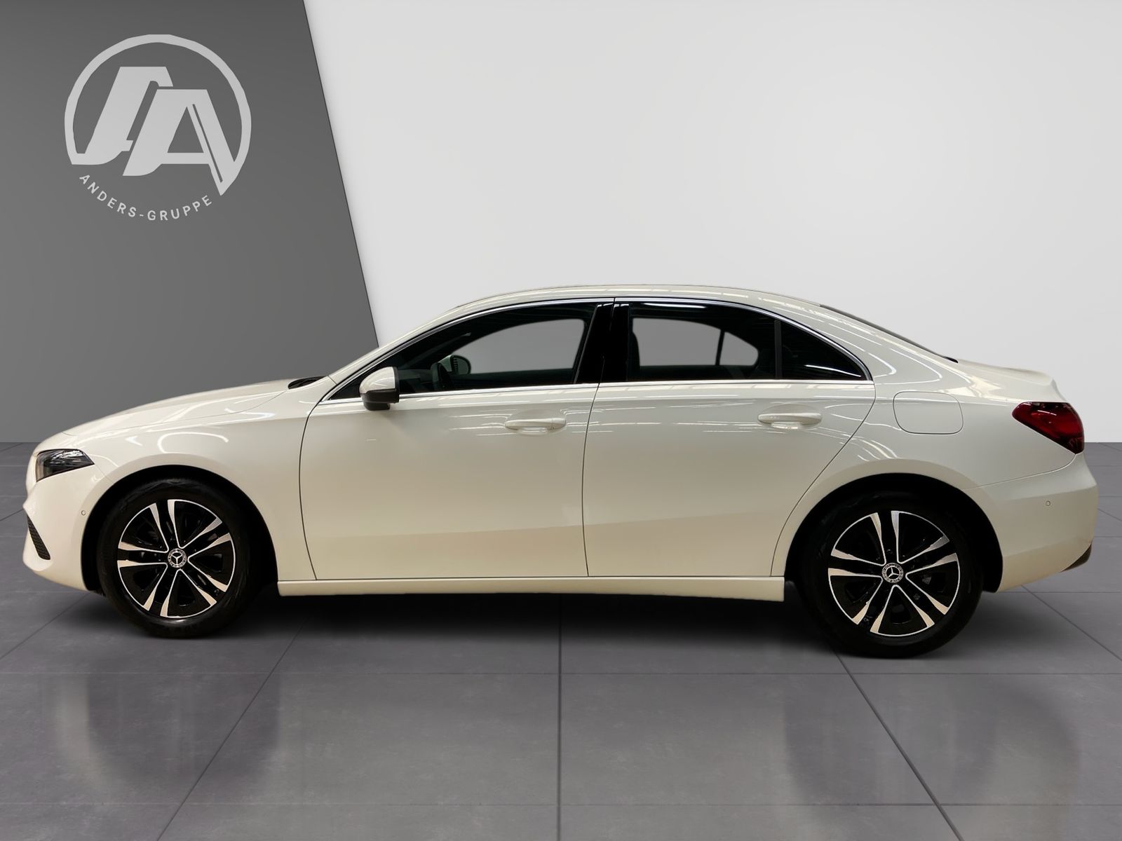 Mercedes-Benz A 180 PROGR DISTR AHK NAVI LED KAM L.-HEIZ foto 4