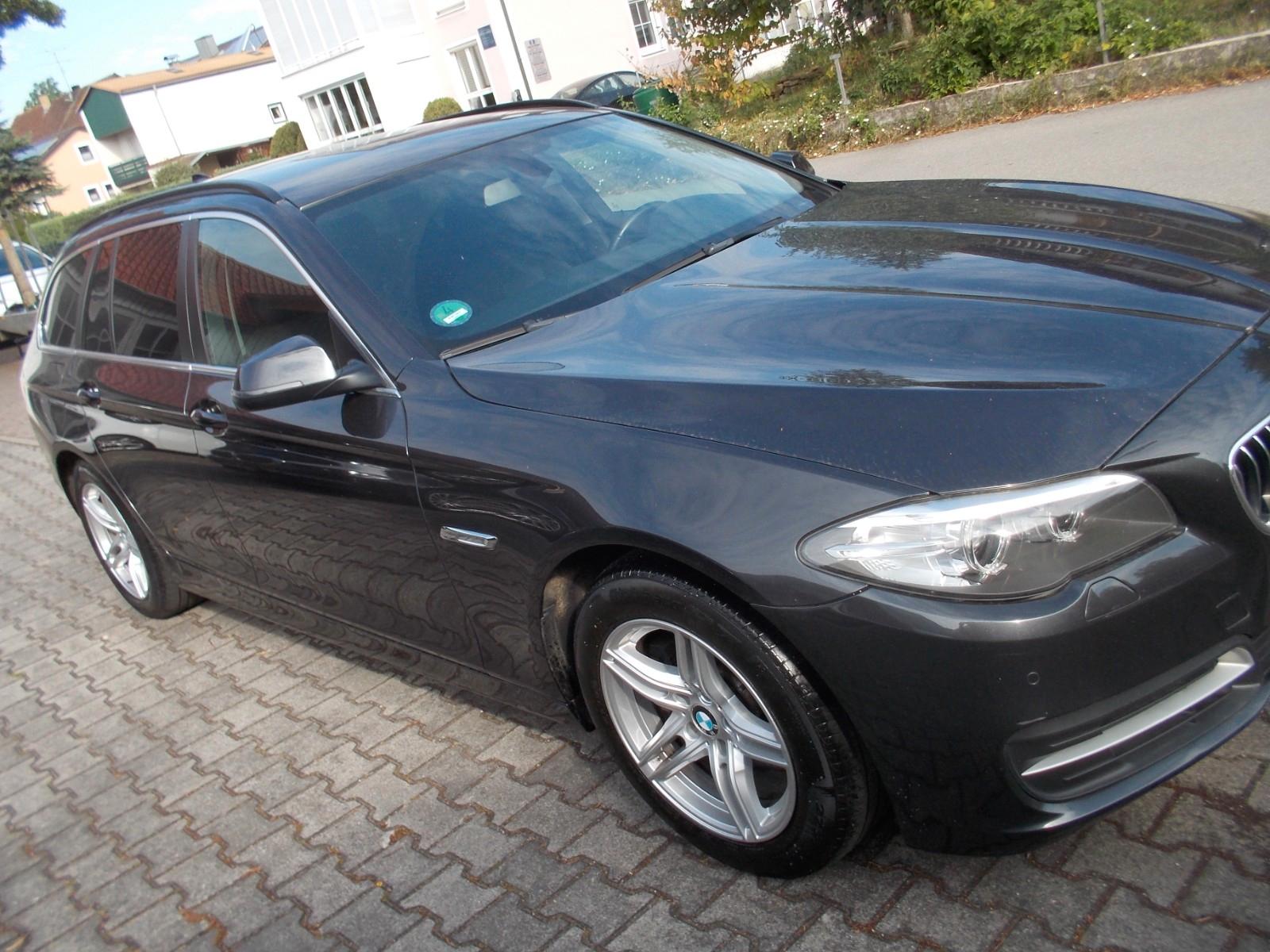 BMW 520d  Touring*Navi*AHK*1A*