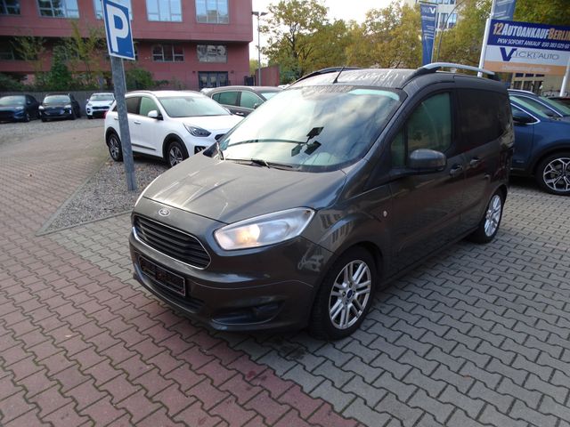 Ford Tourneo Courier 1.0 EcoBoost Titanium