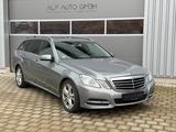 Mercedes-Benz T-Modell E 200 CGI BlueEfficiency - : mit Klimaanlage, Model