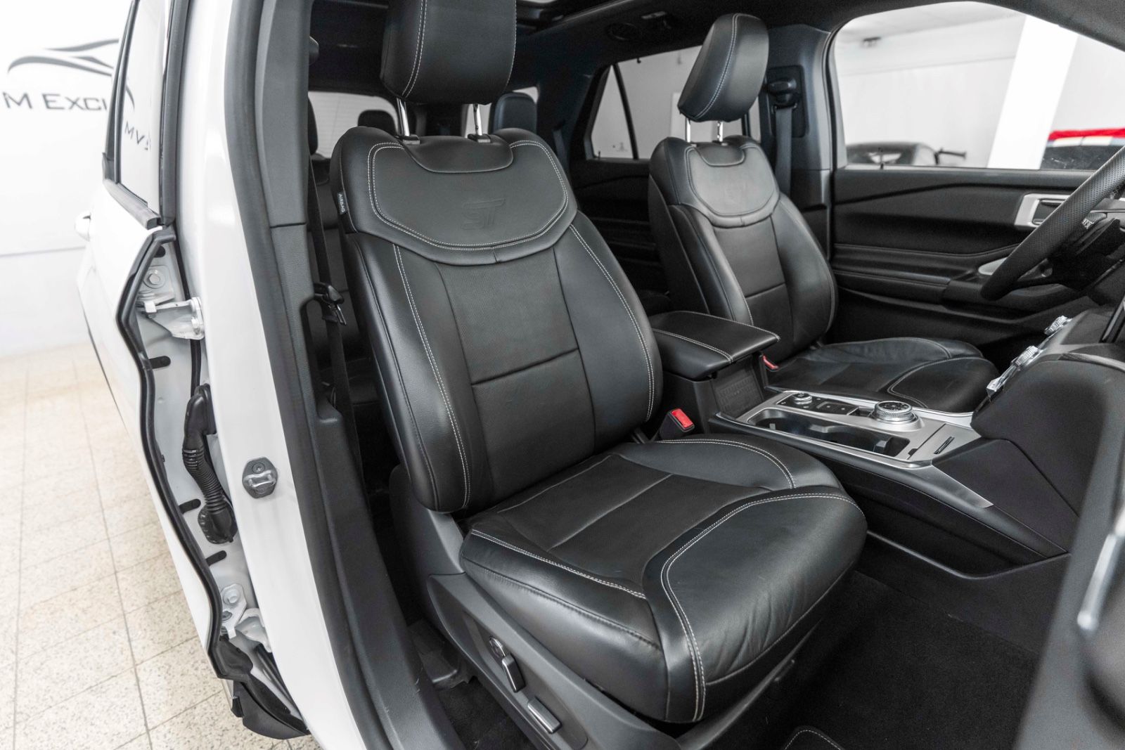 Fahrzeugabbildung Ford Explorer ST 3.0L AWD ACC LED 360° B&O PANO AHK