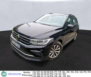 Volkswagen Tiguan - 1
